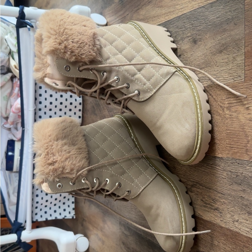 Women's Tan Quilted Fur-Lined Boots